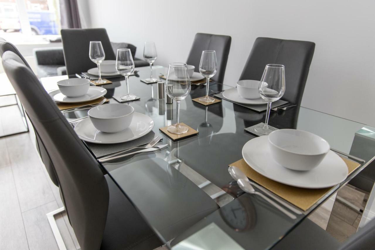 London Northwick Park Serviced Apartments By Riis Property Harrow Bagian luar foto