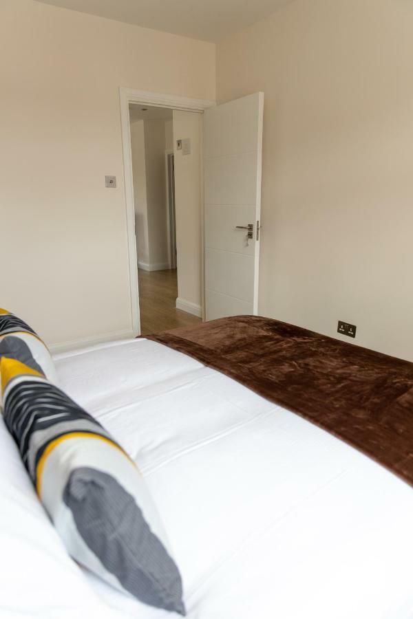 London Northwick Park Serviced Apartments By Riis Property Harrow Bagian luar foto